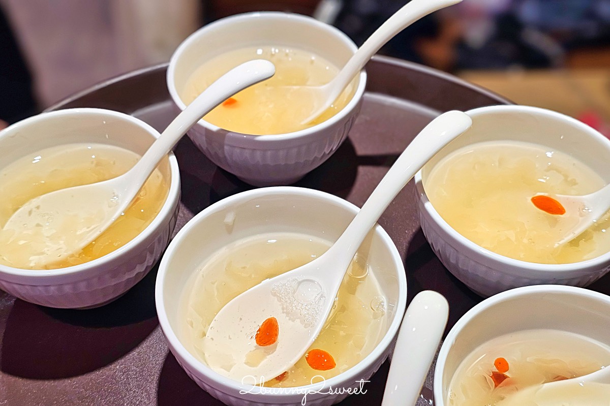 【君曜雞湯】信義區最強雞湯火鍋，人蔘花膠全雞排翅金湯涮A5和牛、龍蝦海鮮超過癮 @兔兒毛毛姊妹花