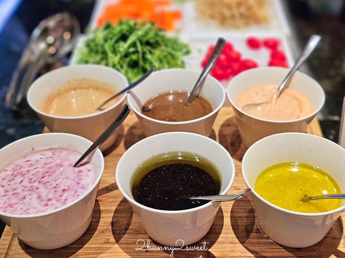 【Garden Kitchen】台北萬豪酒店自助餐開箱：高質感海鮮、現切牛排、精緻沙拉吧一次吃到飽 @兔兒毛毛姊妹花