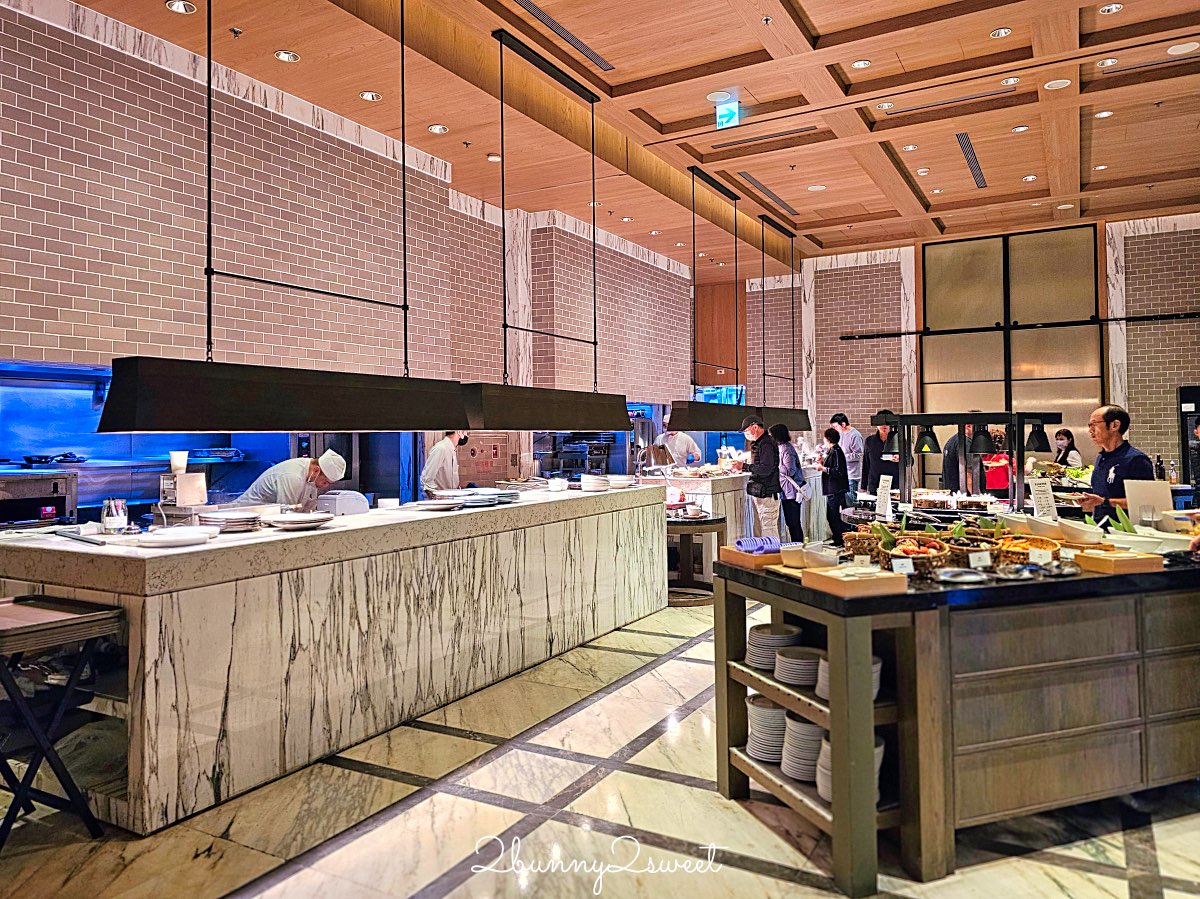 【Garden Kitchen】台北萬豪酒店自助餐開箱：高質感海鮮、現切牛排、精緻沙拉吧一次吃到飽 @兔兒毛毛姊妹花
