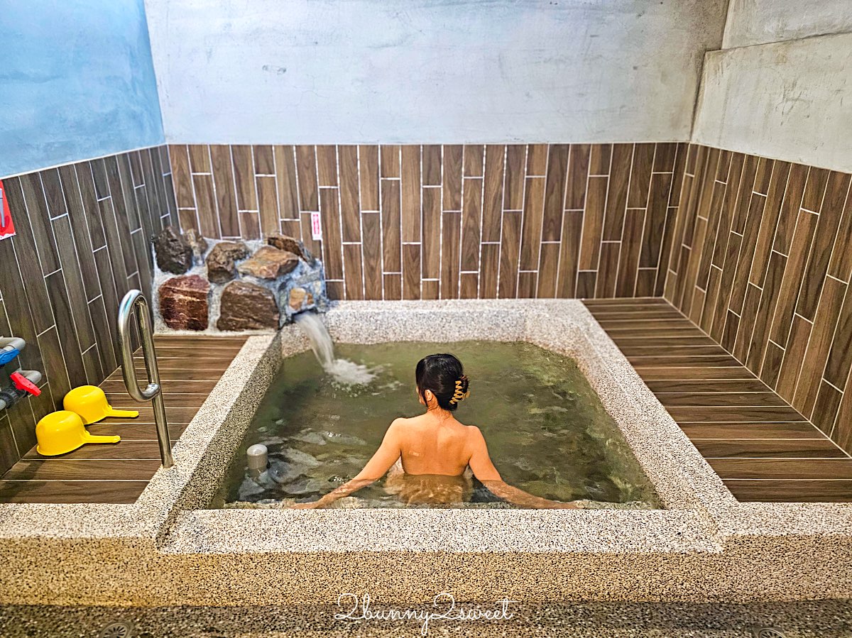 【綠水溫泉】礁溪平價湯屋：全新開幕森林系溫泉、超大浴池質感首選 @兔兒毛毛姊妹花