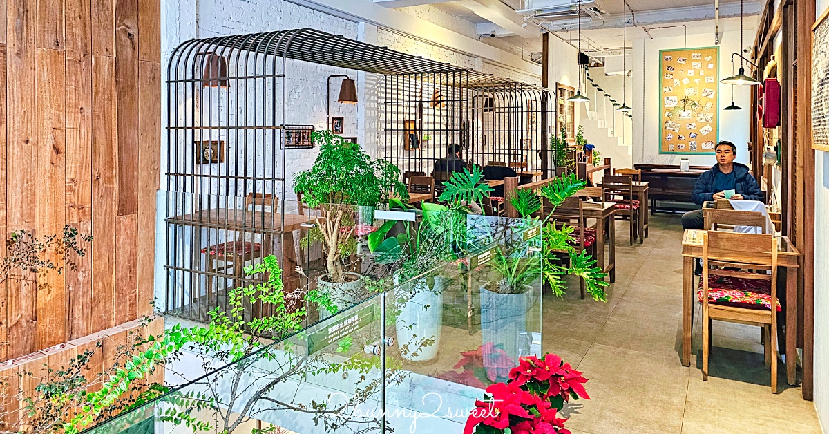 【共咖啡 Cộng C&agrave; Ph&ecirc; 台北光復南店】松山美食越南椰子咖啡推薦，復古軍風咖啡廳評價 @兔兒毛毛姊妹花