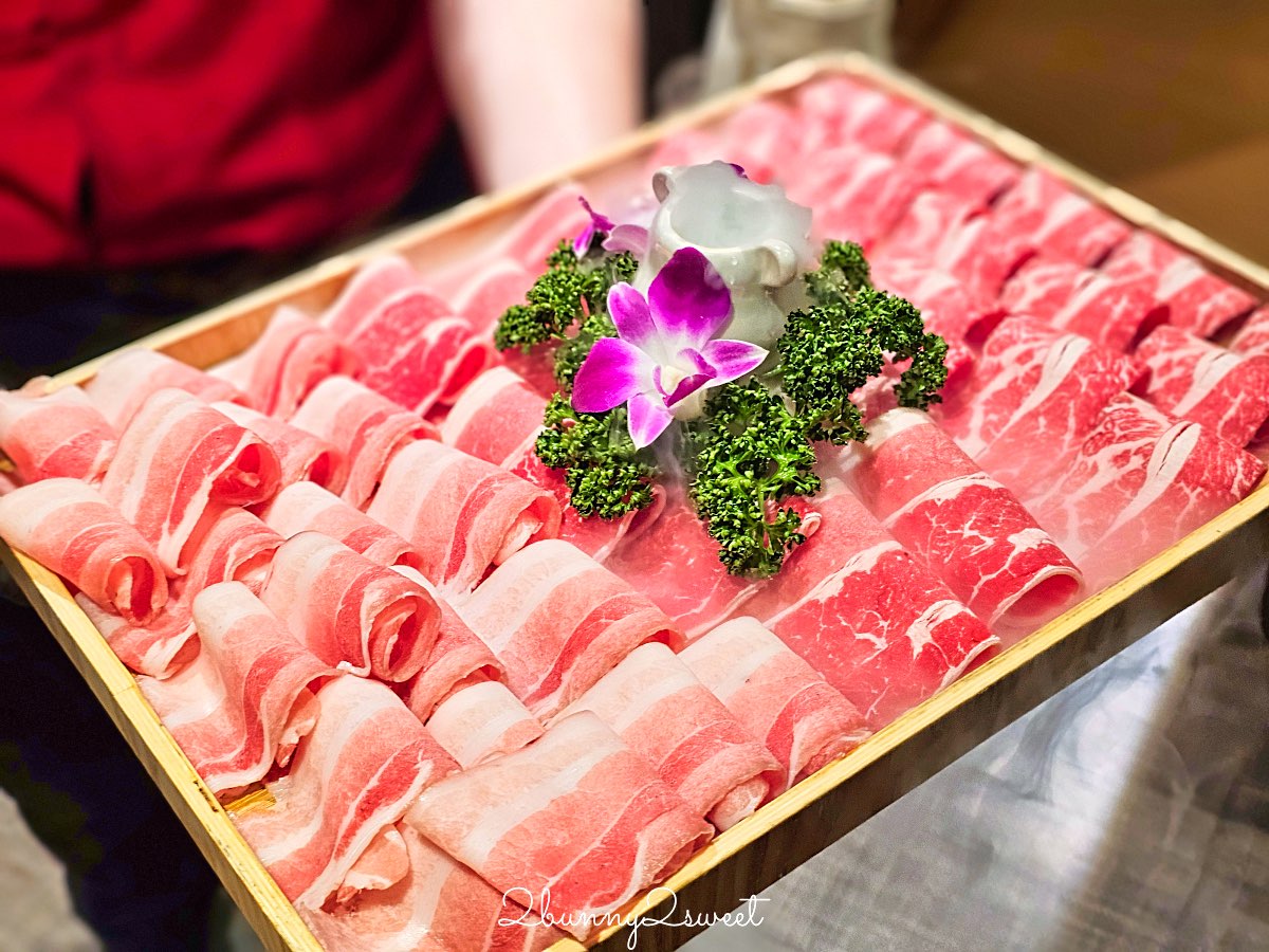 【君曜雞湯】信義區最強雞湯火鍋，人蔘花膠全雞排翅金湯涮A5和牛、龍蝦海鮮超過癮 @兔兒毛毛姊妹花