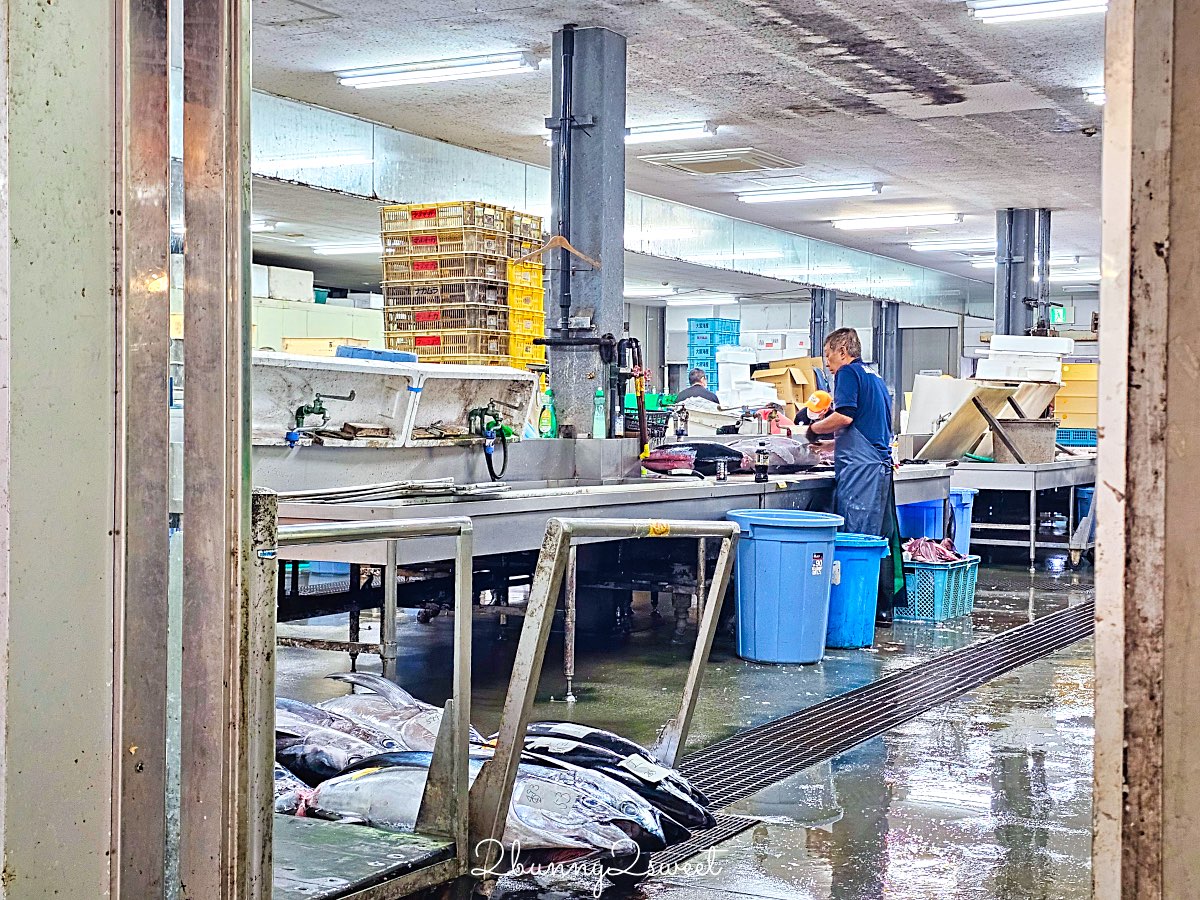 【沖繩那霸泊港漁市場攻略】鮪魚刺身、夜光貝、炭烤虎蝦一次吃！必吃中真水產完整分享 @兔兒毛毛姊妹花