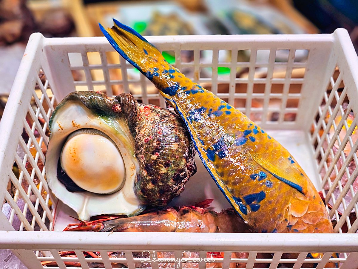 【沖繩那霸泊港漁市場攻略】鮪魚刺身、夜光貝、炭烤虎蝦一次吃！必吃中真水產完整分享 @兔兒毛毛姊妹花