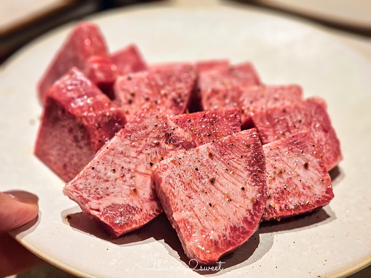 沖繩燒肉推薦【琉球の牛 那覇久茂地】國際通和牛燒肉訂位攻略＋菜單價格，必吃和牛名店 @兔兒毛毛姊妹花