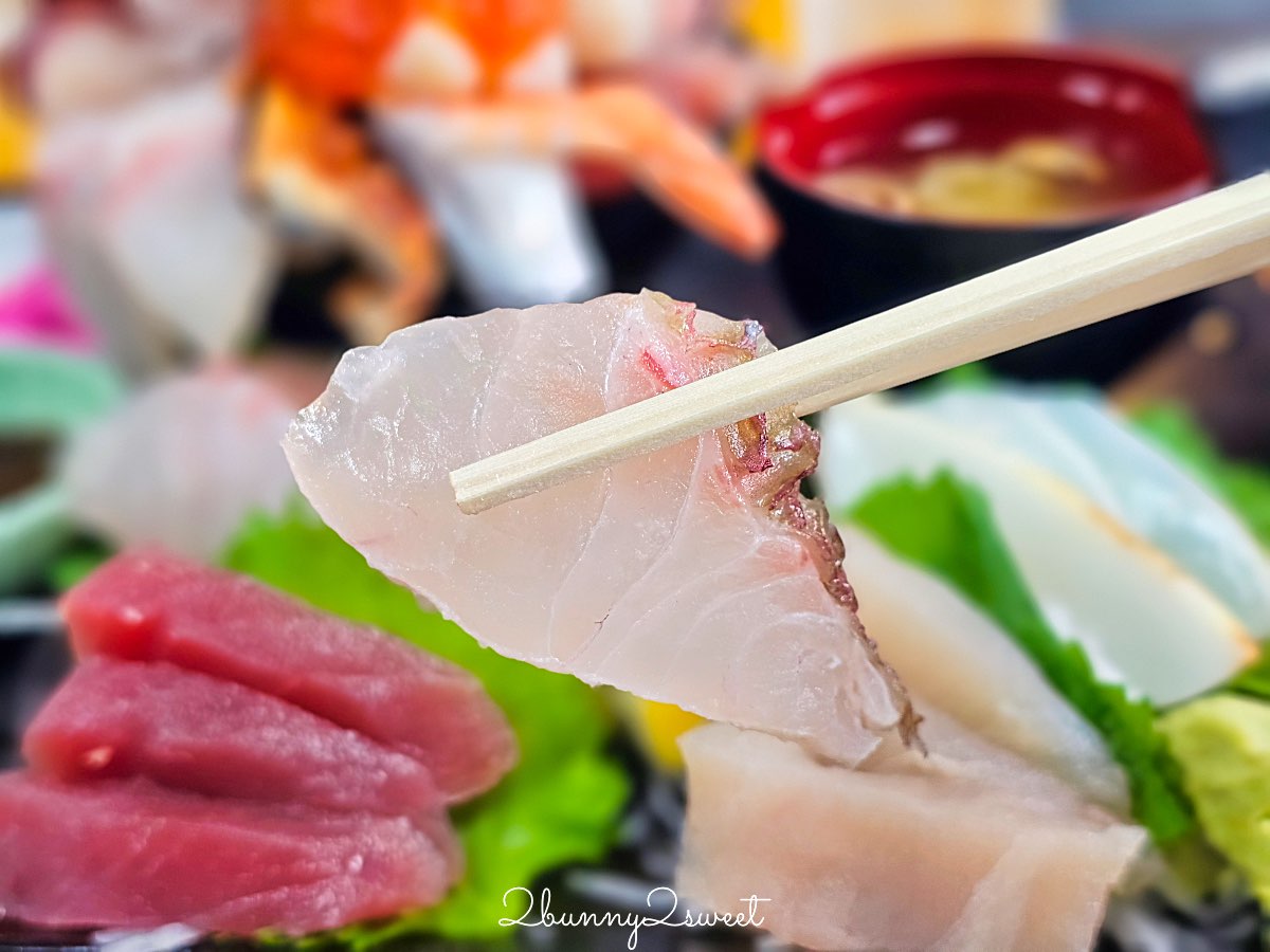 【魚屋直營食堂 魚まる】在地魚舖直營沖繩那霸海鮮餐廳，超澎湃海鮮丼與家常定食攻略 @兔兒毛毛姊妹花