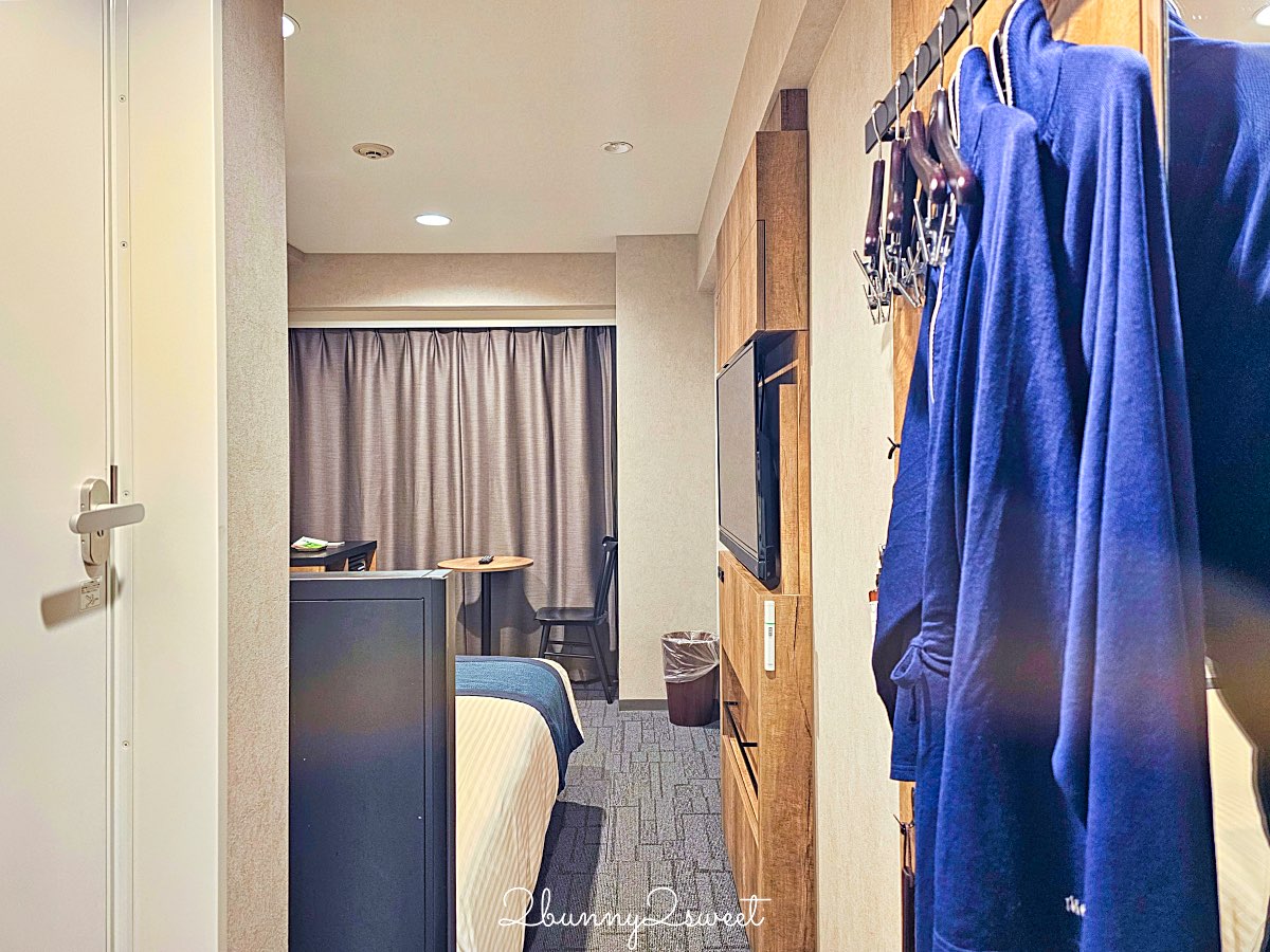 【 The Knot Tokyo Shinjuku 東京新宿諾特酒店】新宿飯店推薦：高CP值設計旅店＋人氣麵包店MORETHAN一次收 @兔兒毛毛姊妹花