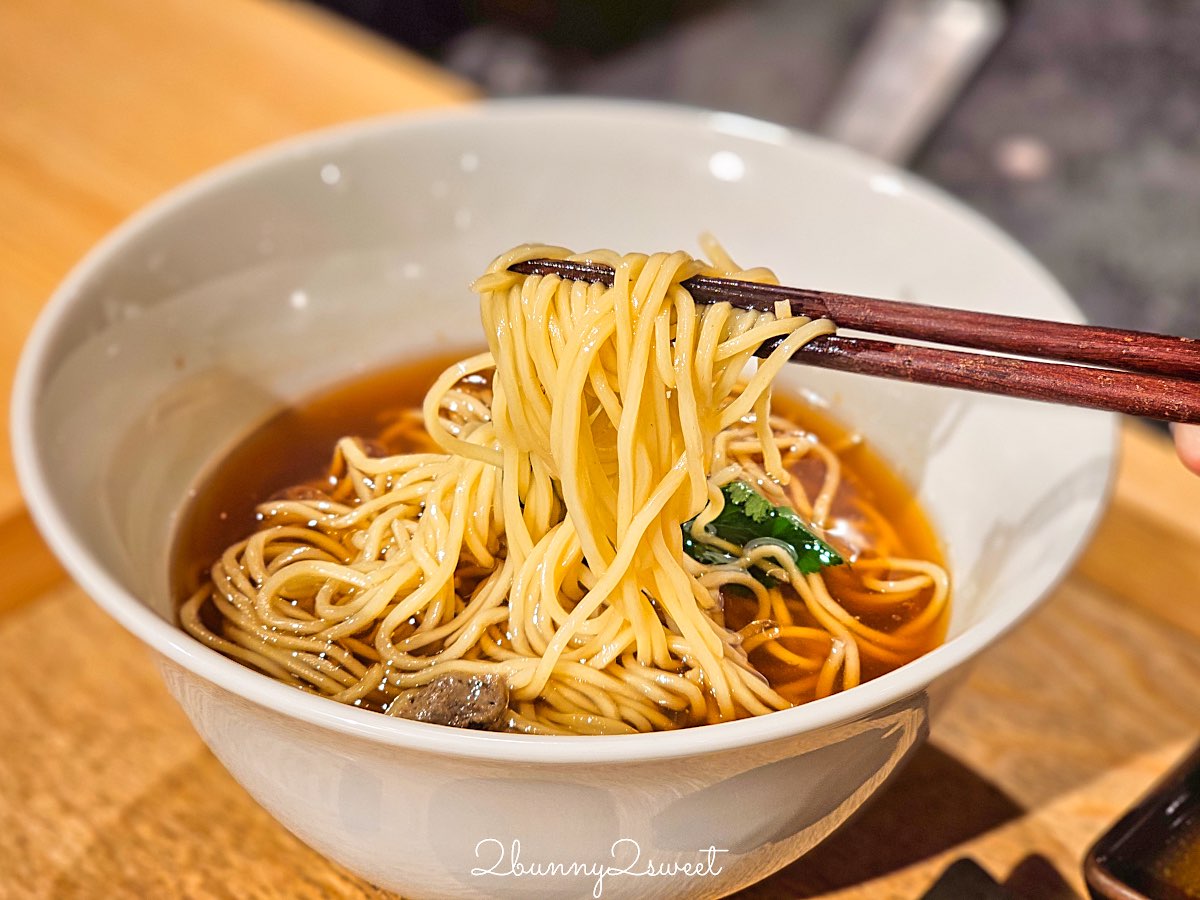 【京都和麵諭吉本舖】河原町美食推薦：&yen;3,500吃A5和牛松露拉麵，現場鐵板火焰秀太狂 @兔兒毛毛姊妹花