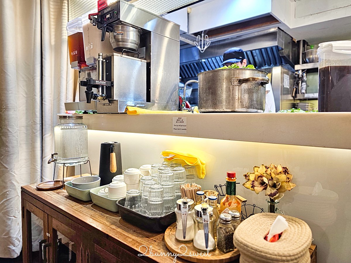 【敘。暖暖｜warm place】台北松山民生社區超人氣異國定食，招牌綠奶茶、冬瓜茶無限暢飲 (原櫻桃小鎮) @兔兒毛毛姊妹花