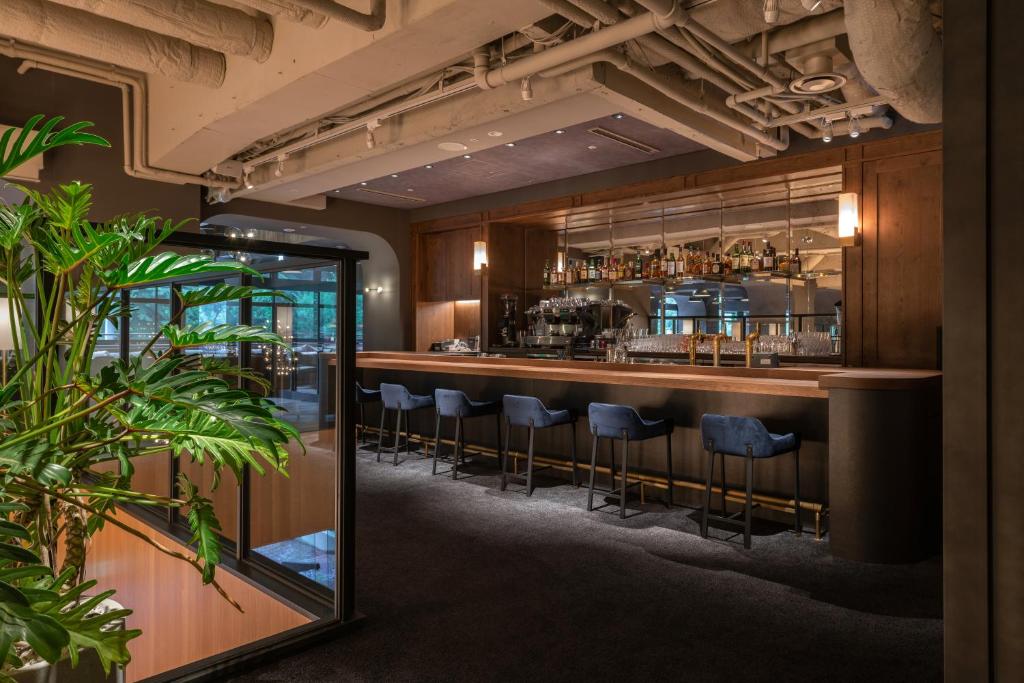 【 The Knot Tokyo Shinjuku 東京新宿諾特酒店】新宿飯店推薦：高CP值設計旅店＋人氣麵包店MORETHAN一次收 @兔兒毛毛姊妹花