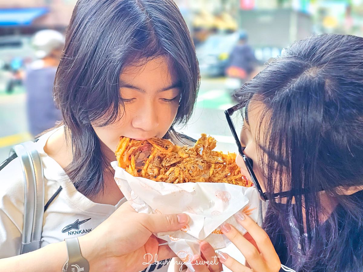 【南方澳最大的蝦餅最多的蝦子】宜蘭蘇澳必吃排隊美食，滿滿鮮蝦超酥脆，蚵嗲、龜山島鹹酥蝦也必點 @兔兒毛毛姊妹花
