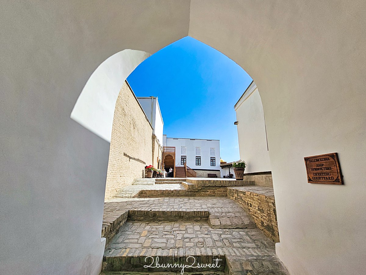 【布哈拉亞克要塞 Ark of Bukhara】走進千年土黃色皇城，俯瞰古城最佳視角｜門票交通攻略 @兔兒毛毛姊妹花