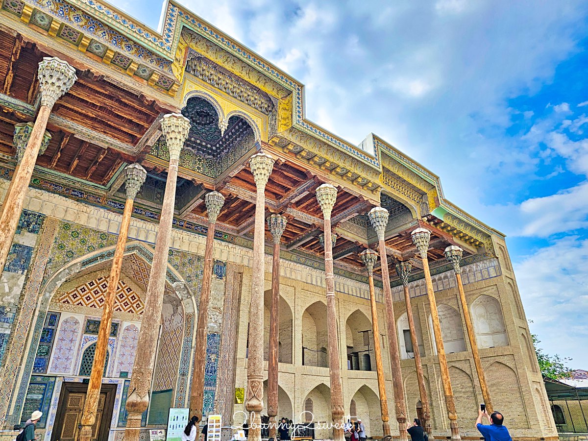 【波羅豪茲清真寺 Bolo Hauz Mosque】布哈拉必拍絕美「四十柱清真寺」，最有靈魂的中亞木柱建築 @兔兒毛毛姊妹花