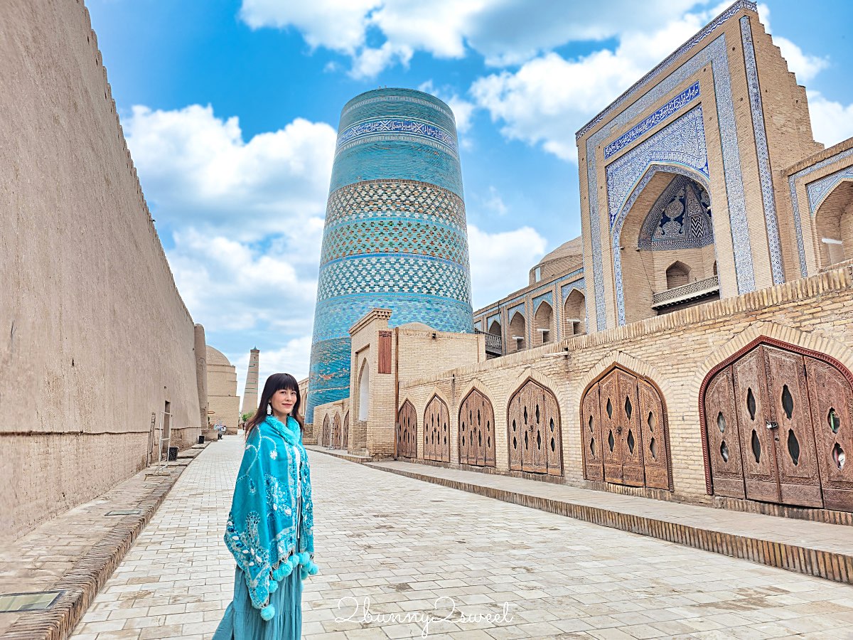 【希瓦卡爾塔米諾宣禮塔 Kalta Minor Minaret】29公尺藍色矮塔、未完成卻最經典的中亞地標 @兔兒毛毛姊妹花
