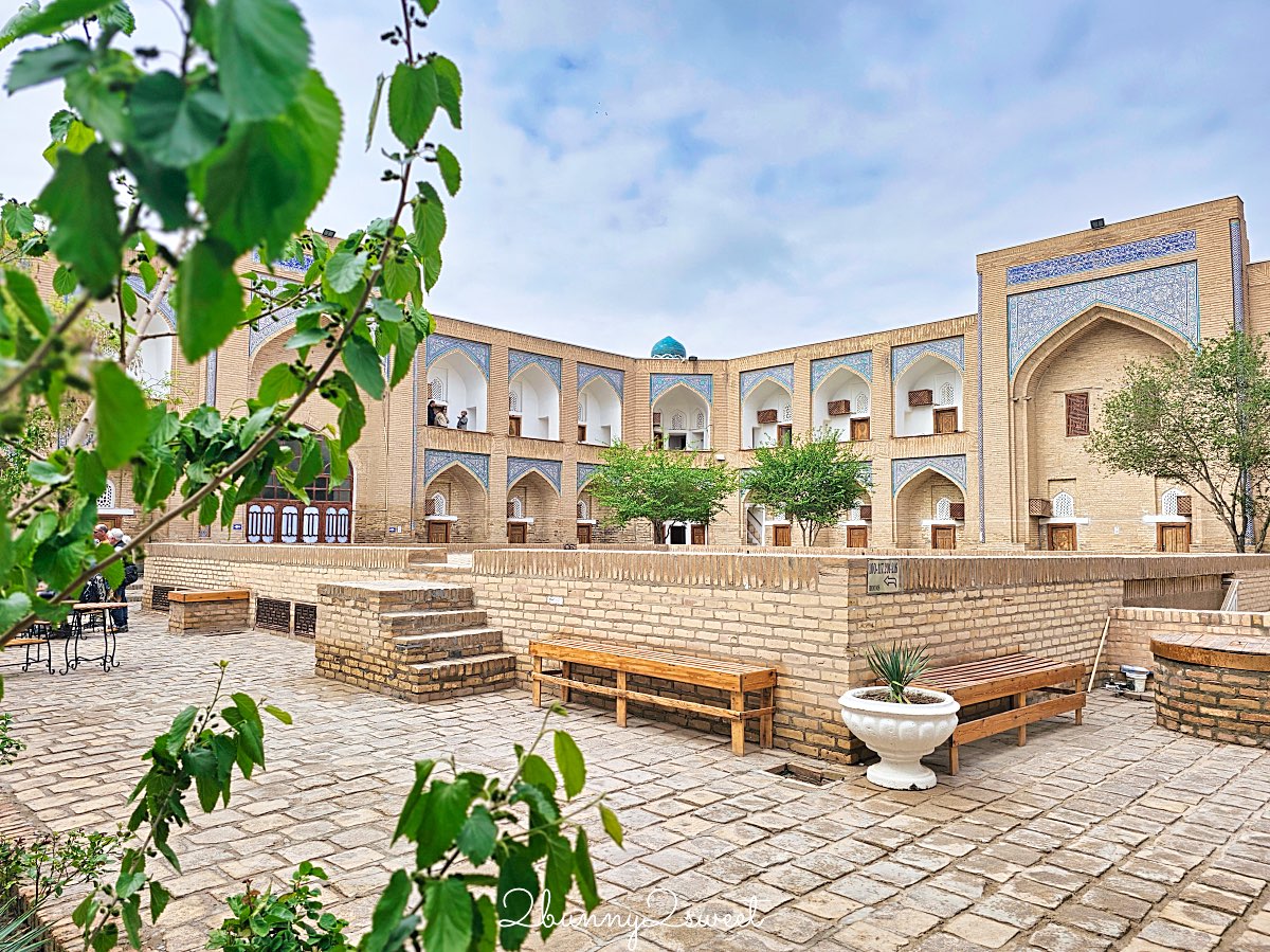 【穆罕默德&middot;阿明汗經學院 Mohammed Amin Khan Madrasah】希瓦古城最美藍色地標，學生宿舍改建飯店 @兔兒毛毛姊妹花