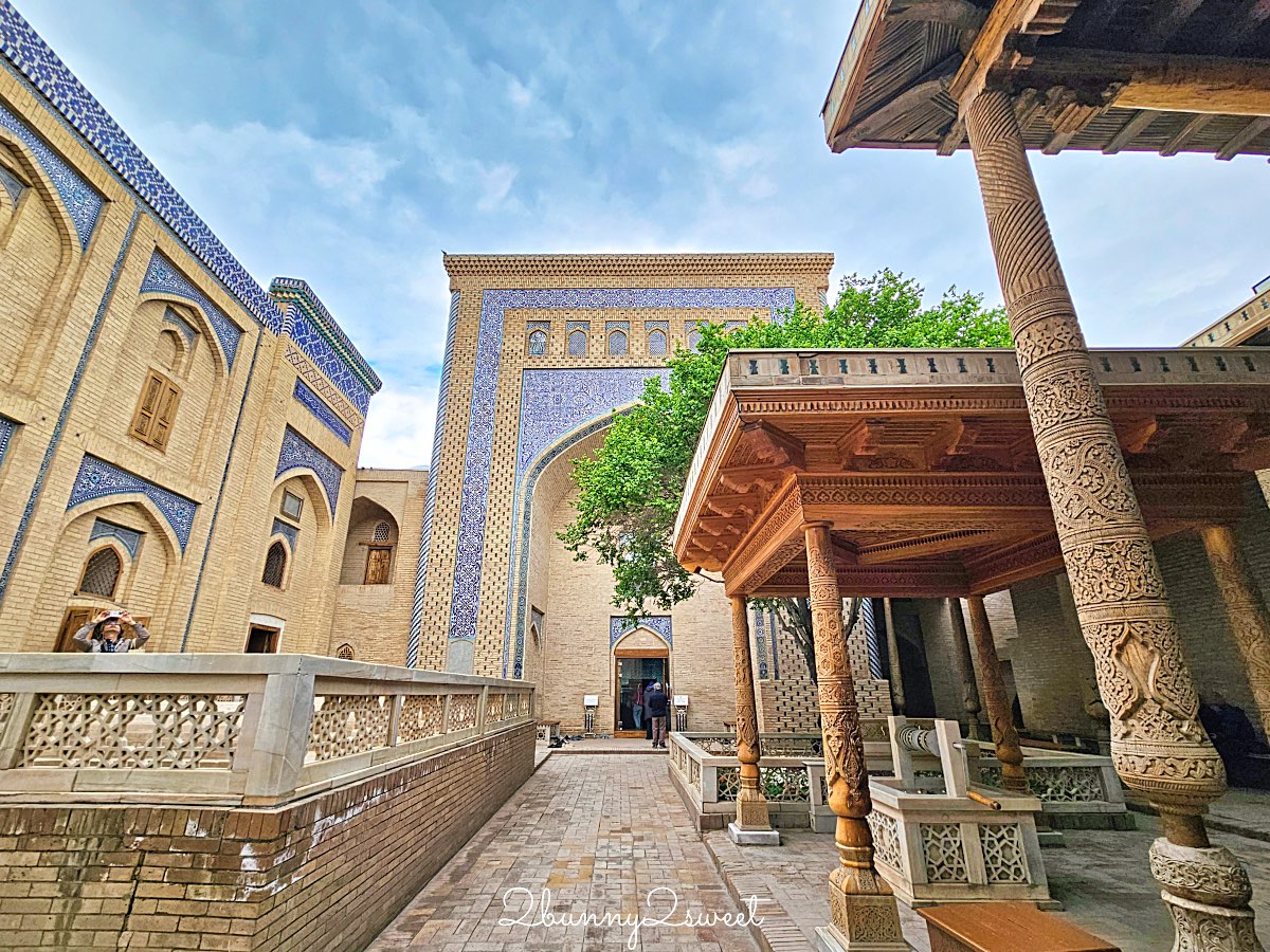 【帕拉萬&middot;馬哈穆德陵墓 Pakhlavan Makhmud Mausoleum】希瓦古城最美綠色圓頂，走進絕美滿版青花瓷磚空間 @兔兒毛毛姊妹花