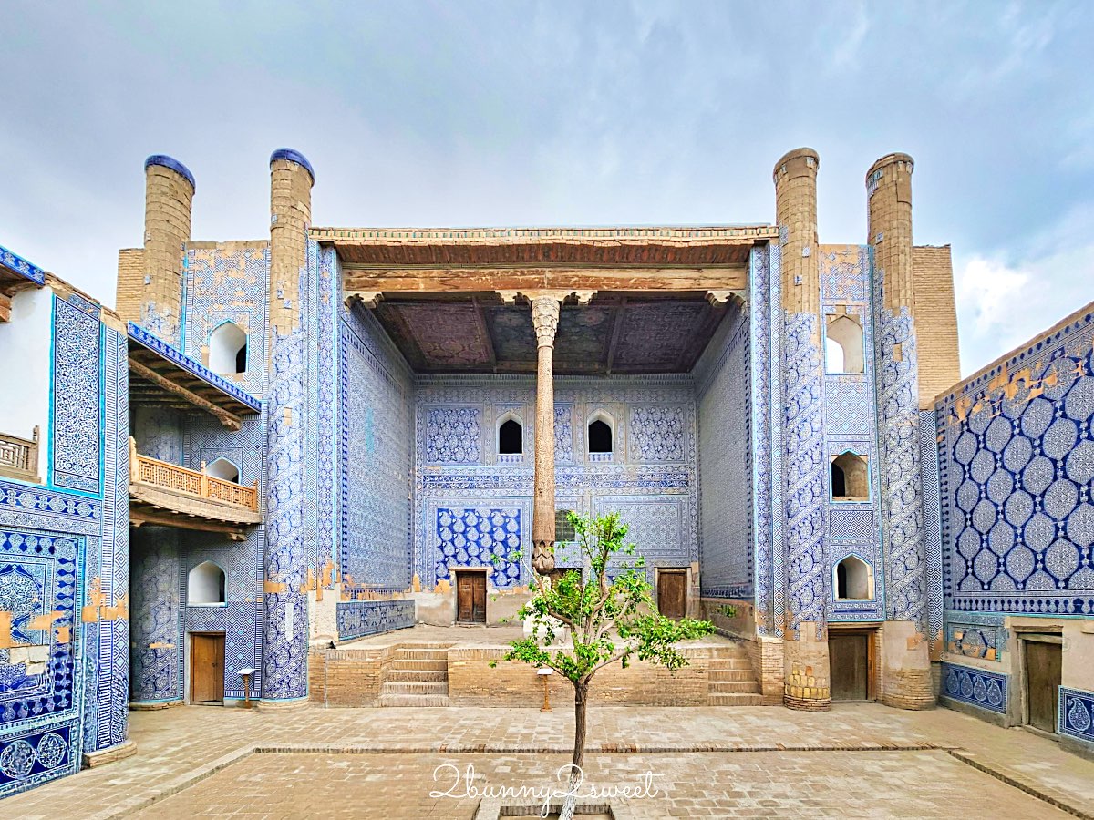 【希瓦石頭宮 Tashhovli Palace】藍色磁磚後宮太夢幻！走進汗國皇室生活的華麗宮殿 @兔兒毛毛姊妹花