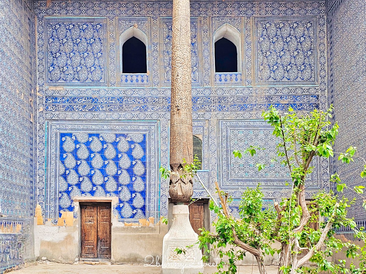 【希瓦石頭宮 Tashhovli Palace】藍色磁磚後宮太夢幻！走進汗國皇室生活的華麗宮殿 @兔兒毛毛姊妹花