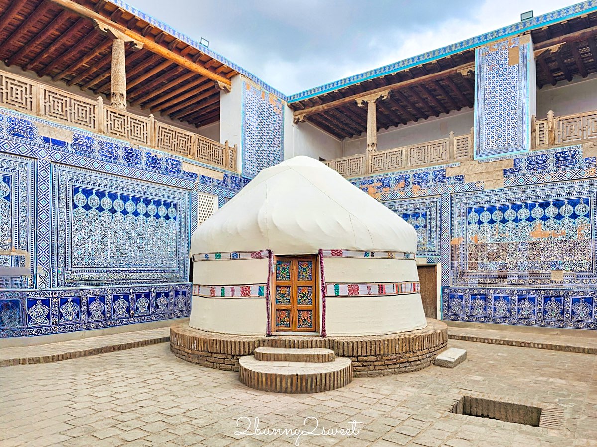 【希瓦石頭宮 Tashhovli Palace】藍色磁磚後宮太夢幻！走進汗國皇室生活的華麗宮殿 @兔兒毛毛姊妹花