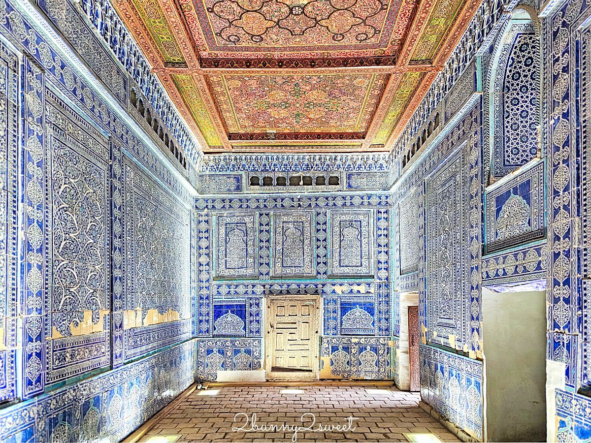 【希瓦石頭宮 Tashhovli Palace】藍色磁磚後宮太夢幻！走進汗國皇室生活的華麗宮殿 @兔兒毛毛姊妹花