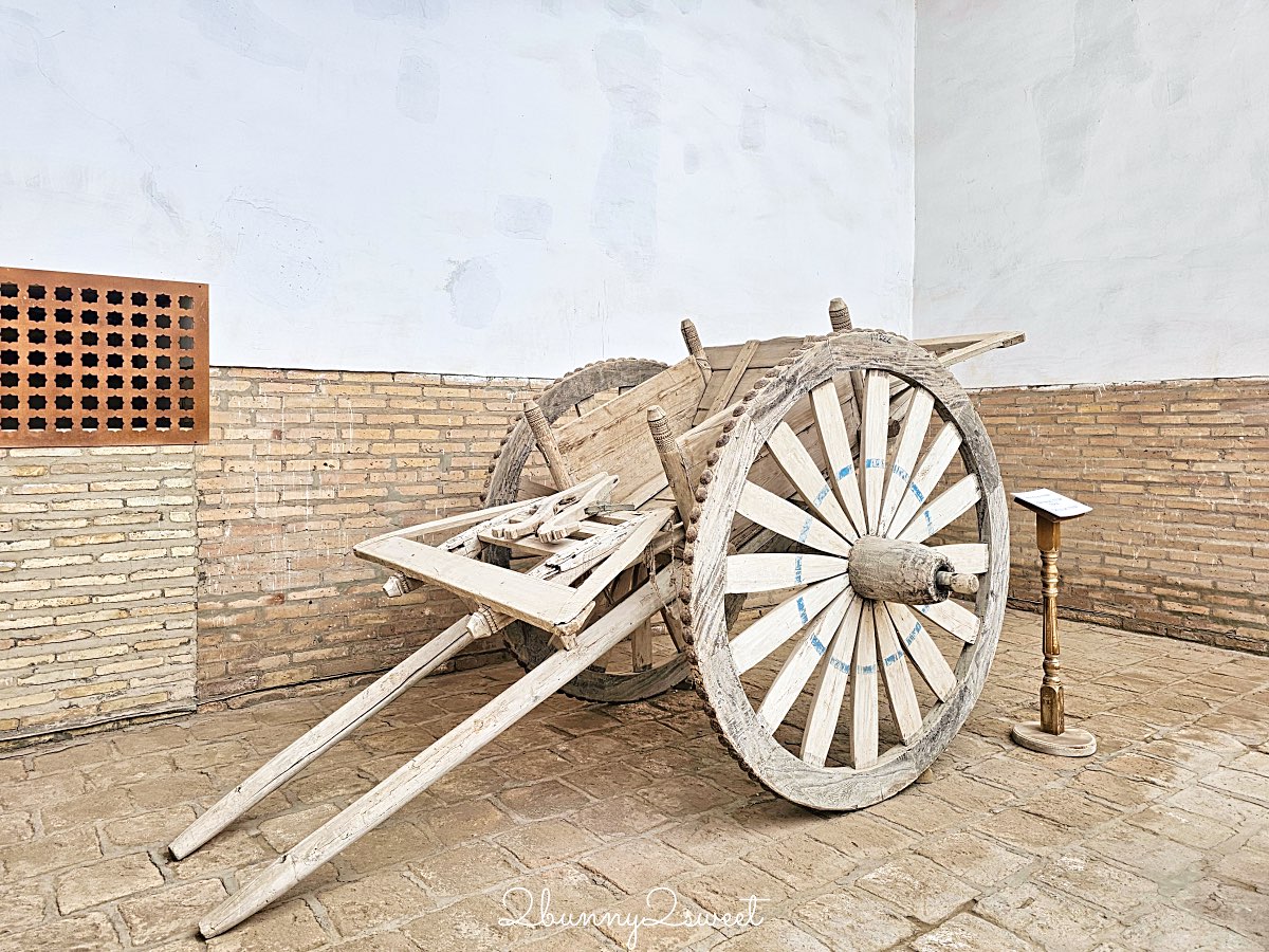【希瓦石頭宮 Tashhovli Palace】藍色磁磚後宮太夢幻！走進汗國皇室生活的華麗宮殿 @兔兒毛毛姊妹花