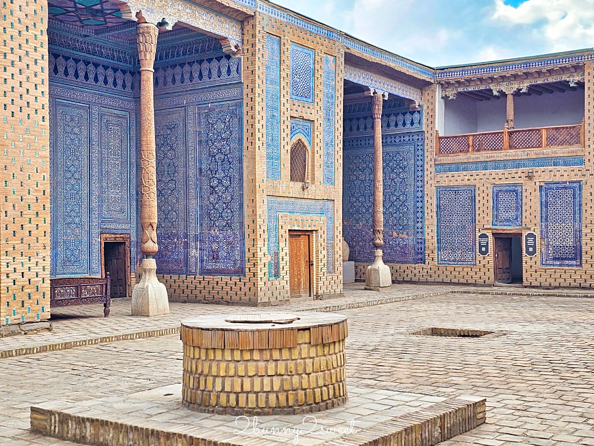 【希瓦石頭宮 Tashhovli Palace】藍色磁磚後宮太夢幻！走進汗國皇室生活的華麗宮殿 @兔兒毛毛姊妹花