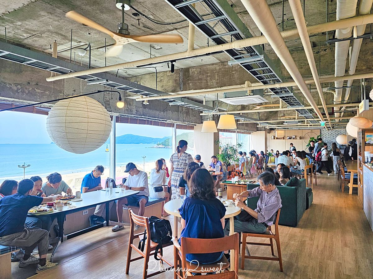 釜山海雲台海景咖啡廳 Working Holiday｜海景第一排無敵窗景、班尼迪克蛋早午餐，點餐交通攻略 @兔兒毛毛姊妹花
