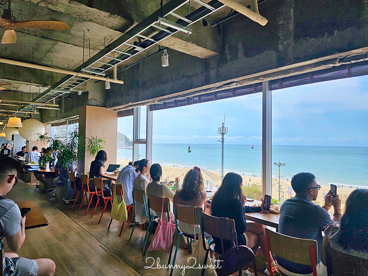 釜山海雲台海景咖啡廳 Working Holiday｜海景第一排無敵窗景、班尼迪克蛋早午餐，點餐交通攻略 @兔兒毛毛姊妹花