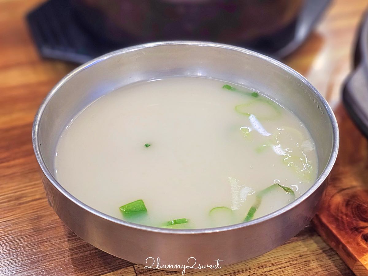 釜山南浦美食》南浦雪濃湯|24小時營業、地鐵站步行2分鐘,有中文菜單的暖胃牛骨湯飯老店 @兔兒毛毛姊妹花 釜山南浦美食》南浦雪濃湯|24小時營業、地鐵站步行2分鐘,有中文菜單的暖胃牛骨湯飯老店 @兔兒毛毛姊妹花