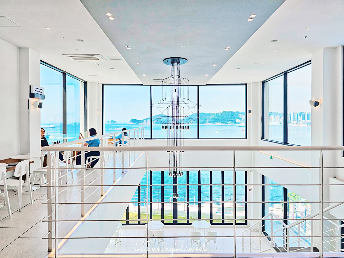 釜山白淺灘文化村咖啡廳｜Aether海景咖啡廳開箱，270度無敵海景＋人氣早午餐，影島必訪景觀咖啡廳 @兔兒毛毛姊妹花