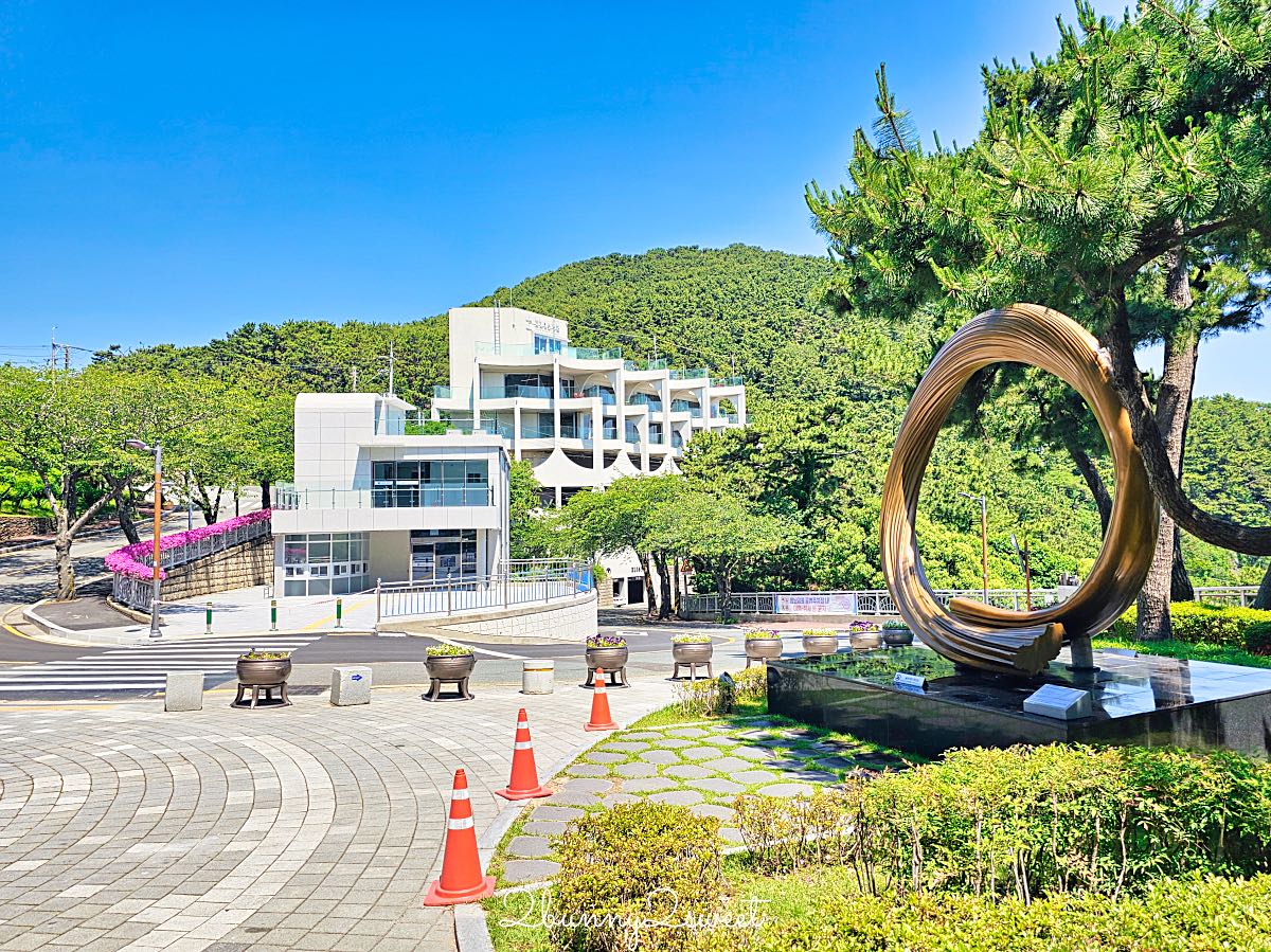 釜山松島咖啡廳》EL16.52 坐擁絕美松島海上纜車第一排，岩南公園旁得獎海景咖啡廳 @兔兒毛毛姊妹花
