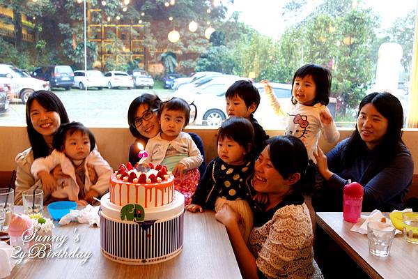 [親子餐廳。台北] 兔兒的2歲生日趴@象園咖啡 (Elephant Garden) @兔兒毛毛姊妹花