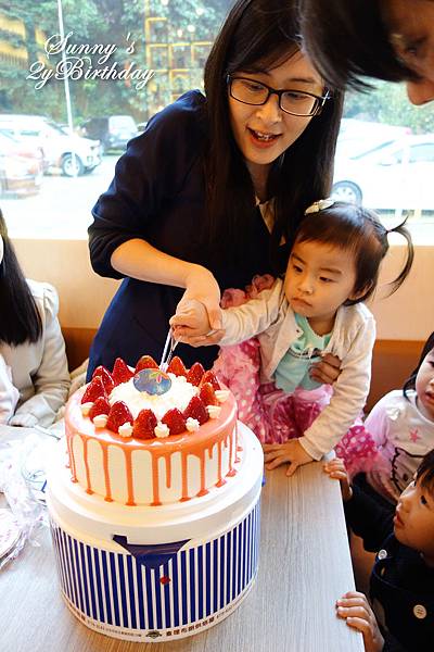 [親子餐廳。台北] 兔兒的2歲生日趴@象園咖啡 (Elephant Garden) @兔兒毛毛姊妹花