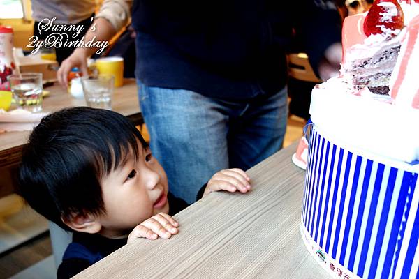 [親子餐廳。台北] 兔兒的2歲生日趴@象園咖啡 (Elephant Garden) @兔兒毛毛姊妹花