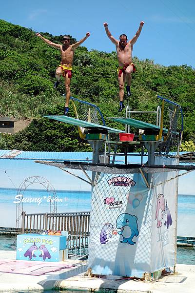 [親子遊。台北] 北海岸一日遊~玩沙。戲水。看海豚。逛老街 @兔兒毛毛姊妹花