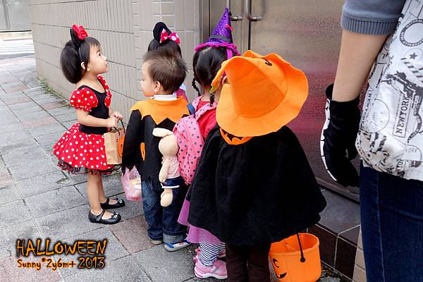 [兔兒。2Y6M+] Halloween 上街討糖趣 @兔兒毛毛姊妹花