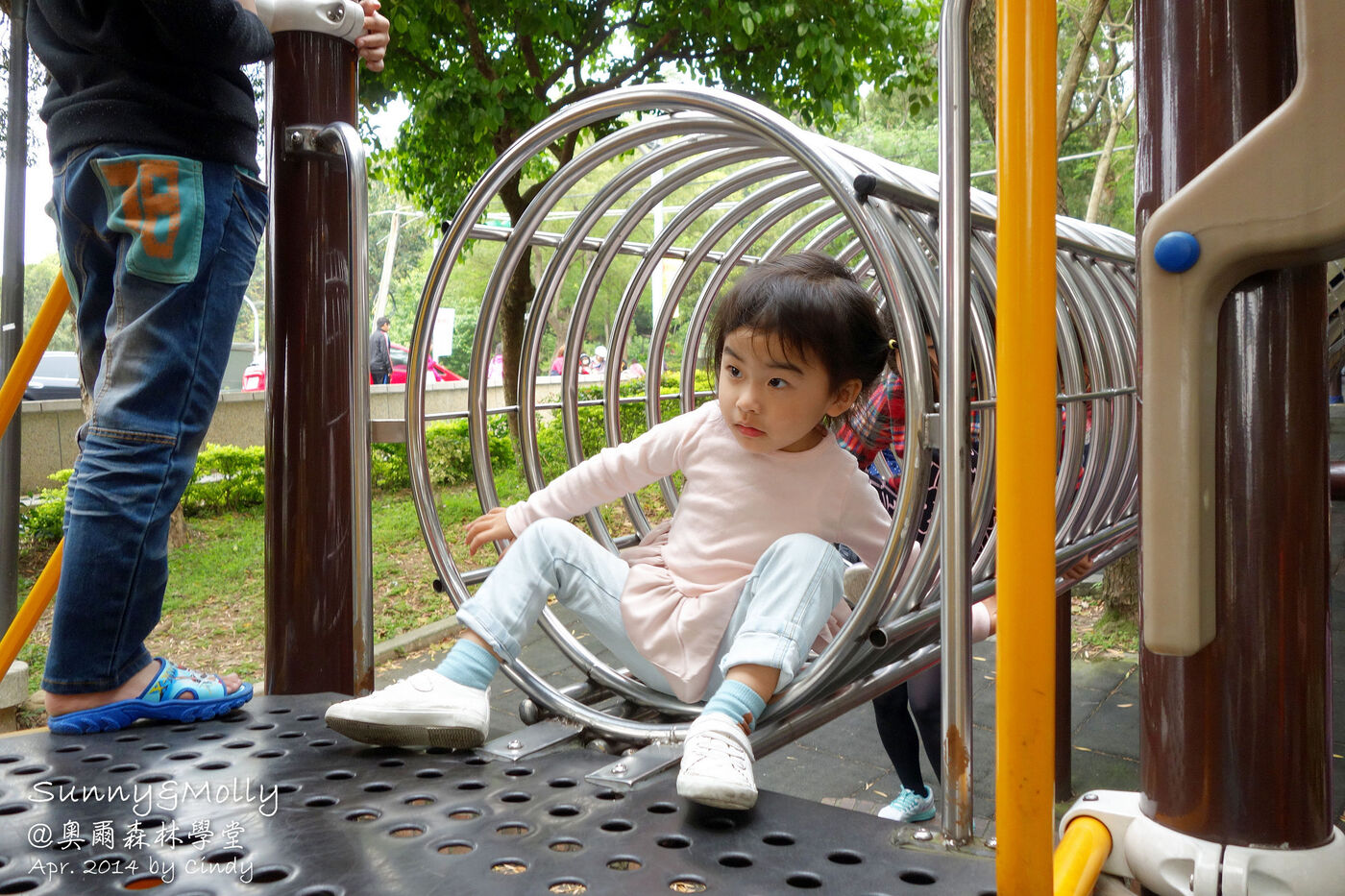 [桃園。特色公園] 虎頭山公園。奧爾森林學堂～免費溜滑梯玩不完～桃園免費景點 @兔兒毛毛姊妹花