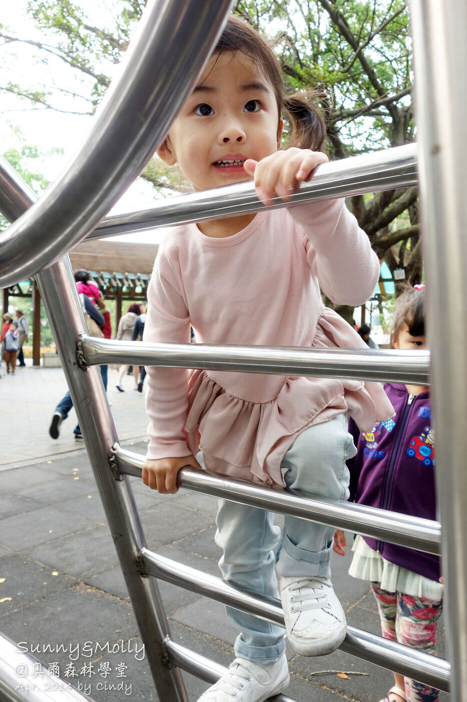 [桃園。特色公園] 虎頭山公園。奧爾森林學堂～免費溜滑梯玩不完～桃園免費景點 @兔兒毛毛姊妹花