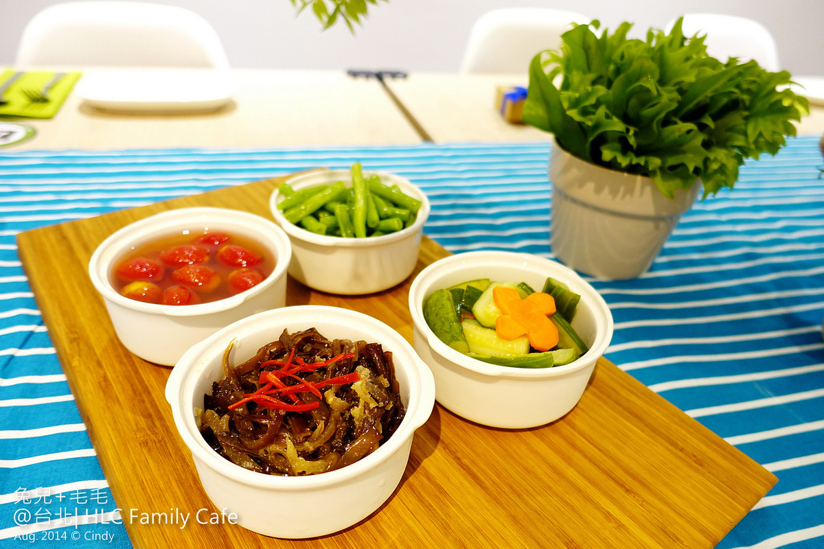 [親子餐廳。台北] 餐點好吃x空間舒適~爸媽孩子都滿意的『小零錢 HLC Family Cafe』(已歇業) @兔兒毛毛姊妹花