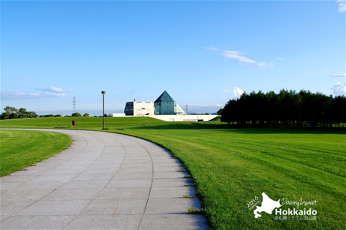 [北海道|親子|自駕] モエレ沼公園 (MOERENUMA PARK)～幾何造型遊樂設施 x 設計感綠化公園～札幌親子景點｜溜滑梯公園｜免費景點 @兔兒毛毛姊妹花