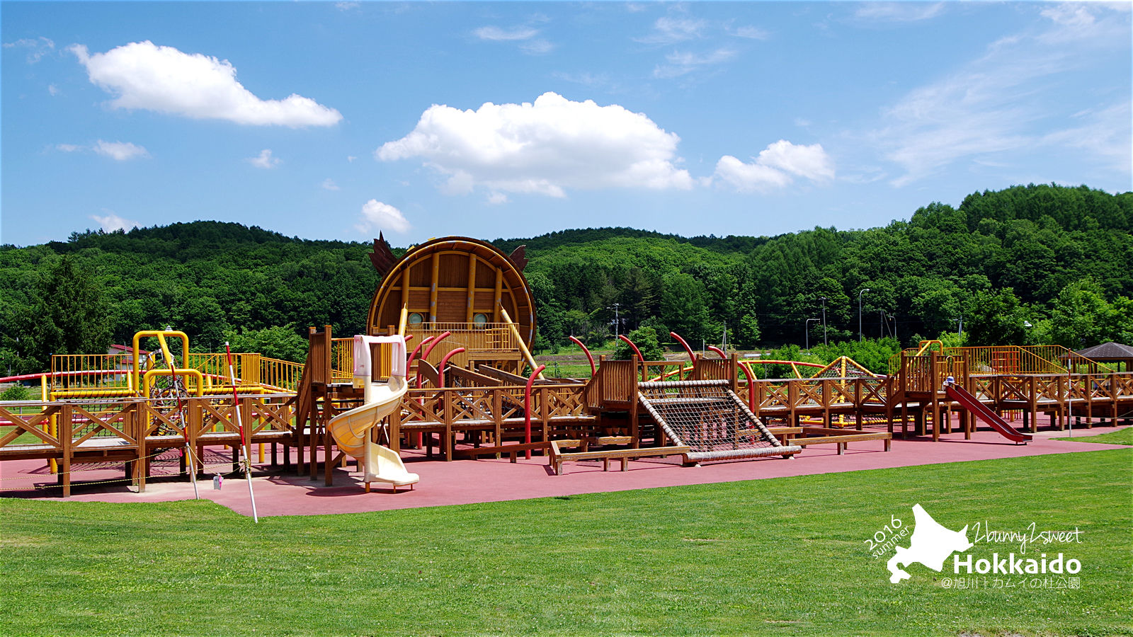 [北海道|親子|自駕] 神威の杜公園 (カムイの杜公園)~室內室外都超好玩的無料公園～旭川親子景點｜溜滑梯公園｜免費景點｜室內樂園 @兔兒毛毛姊妹花