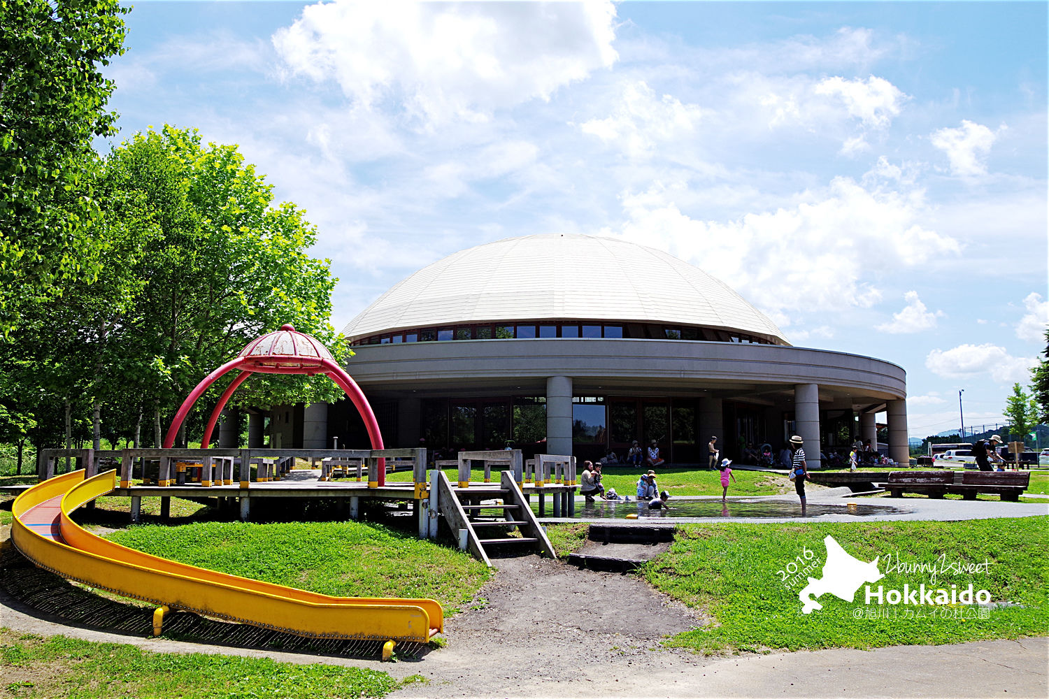 [北海道|親子|自駕] 神威の杜公園 (カムイの杜公園)~室內室外都超好玩的無料公園～旭川親子景點｜溜滑梯公園｜免費景點｜室內樂園 @兔兒毛毛姊妹花