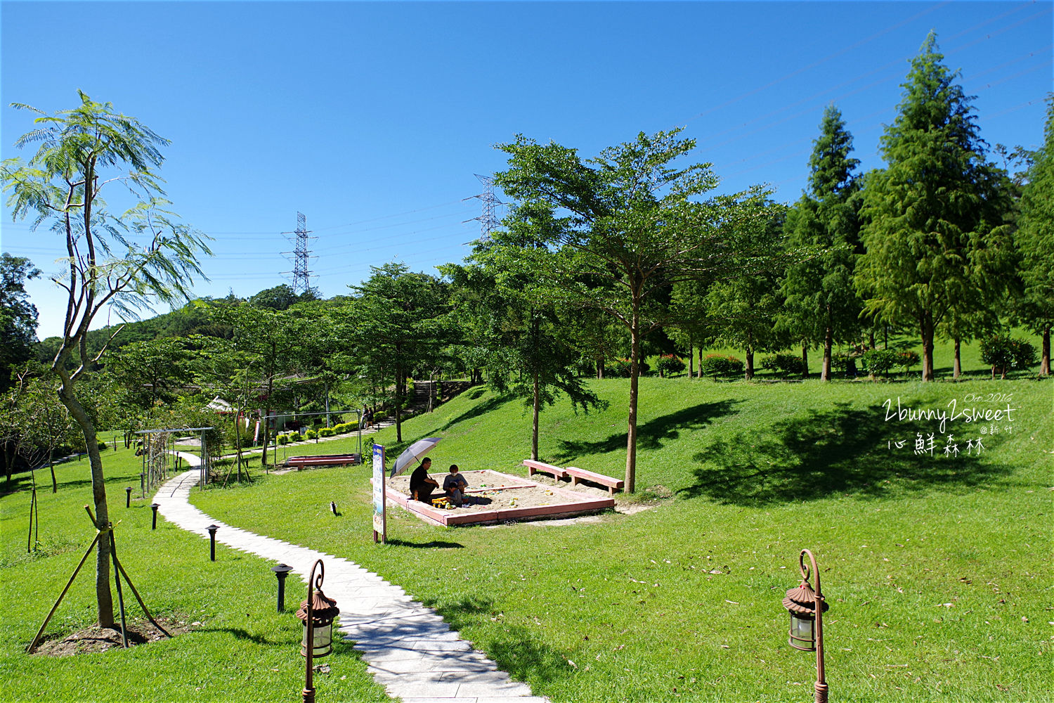 [新竹。親子景點] 心鮮森林莊園餐廳～沙坑、水池、DIY、大草坪、小火車、庭園造景～好好拍的庭園餐廳 @兔兒毛毛姊妹花