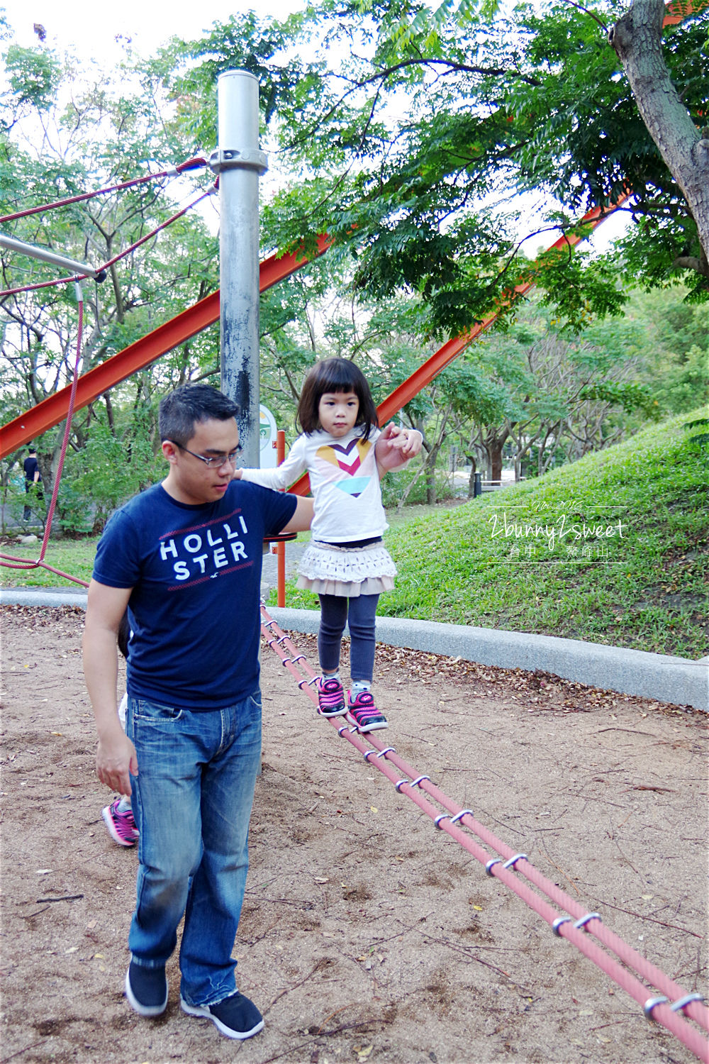 台中親子景點》鰲峰山運動公園 競合體驗遊戲場～媲美日本的無料公園，設施好玩又有設計感的免費公園 @兔兒毛毛姊妹花