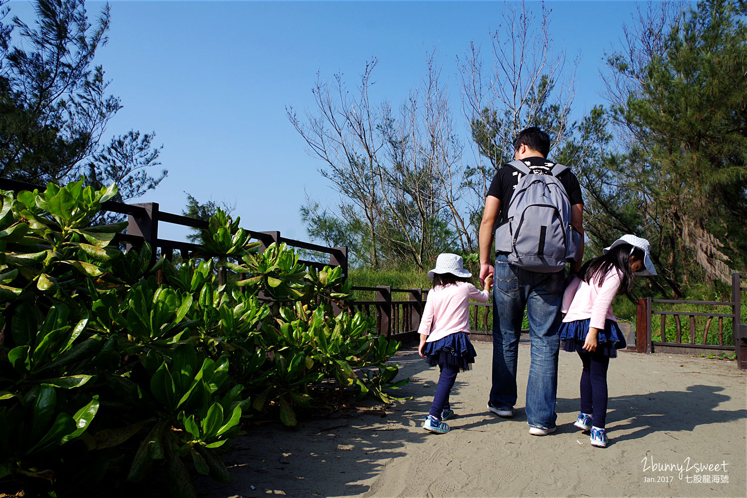 台南親子景點》七股龍海號 探索潟湖生態之旅～搭乘高級膠筏遊潟湖、看生態，看完蚵田直接來個烤蚵放題～精神味蕾都滿足的生態之旅 @兔兒毛毛姊妹花