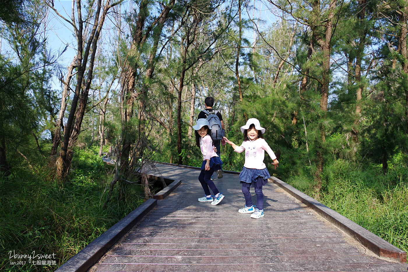 台南親子景點》七股龍海號 探索潟湖生態之旅～搭乘高級膠筏遊潟湖、看生態，看完蚵田直接來個烤蚵放題～精神味蕾都滿足的生態之旅 @兔兒毛毛姊妹花