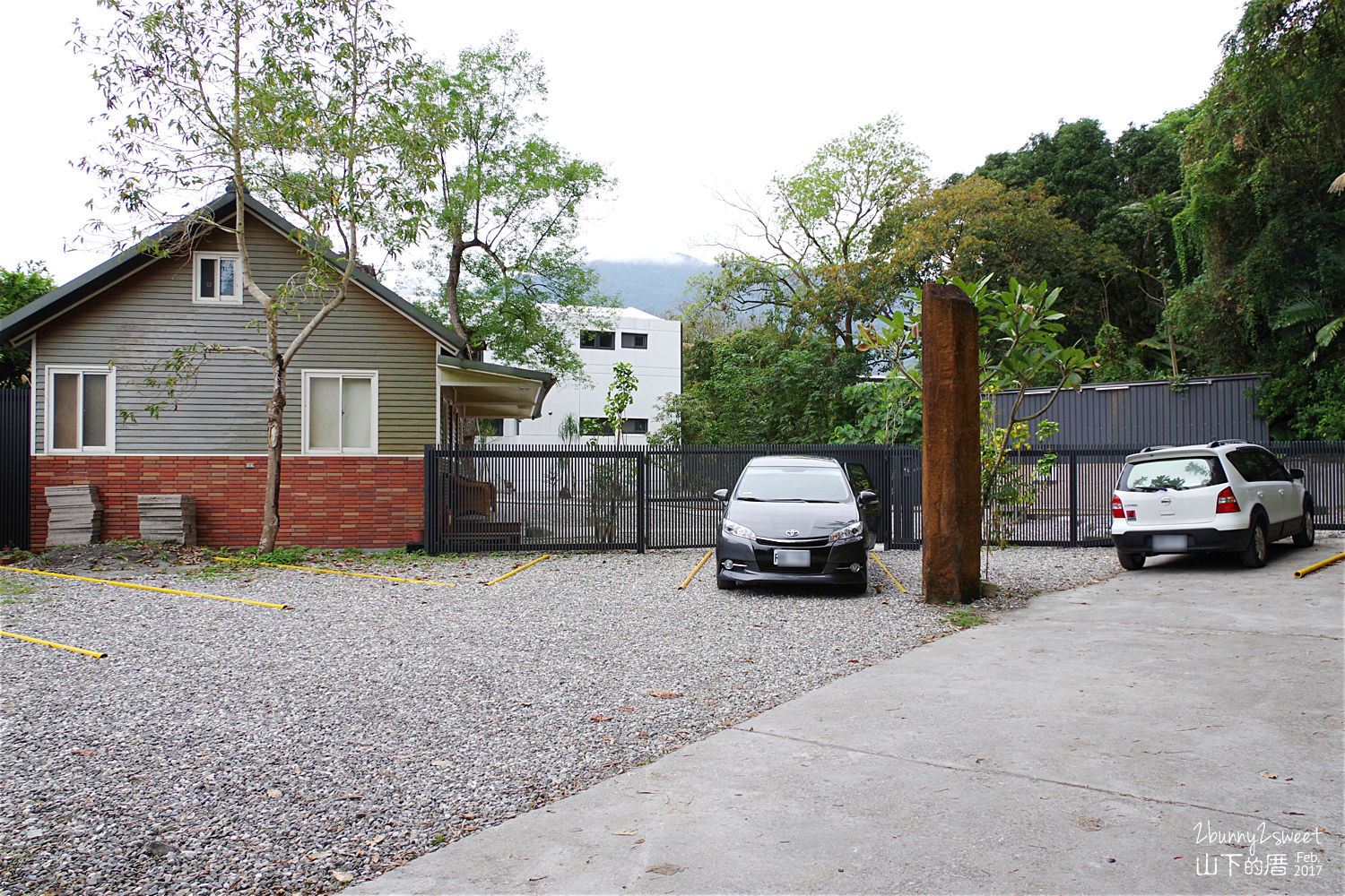 花蓮溫泉民宿》山下的厝～設計感清水模建築 x 禪風日式庭園 x 超大半露天湯池 x 溫暖療癒黃金湯～瑞穗高質感溫泉民宿 @兔兒毛毛姊妹花