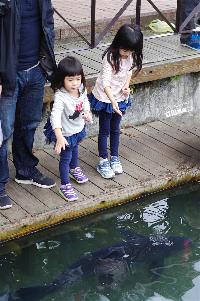 花蓮親子景點》立川漁場 &#038; 五餅二魚餐廳～玩水、餵魚、摸蜆仔兼洗褲再去吃個黃金蜆大餐～花東縱谷必遊景點 @兔兒毛毛姊妹花