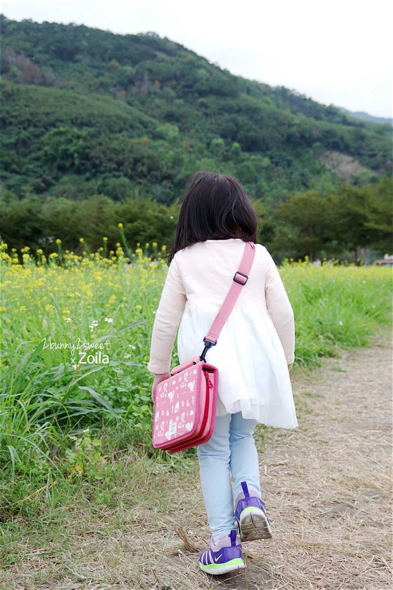 [好物。體驗] 結合畫筆收納和畫冊的隨身小包～Zoila 小畫夾～親子旅行必備好物 @兔兒毛毛姊妹花