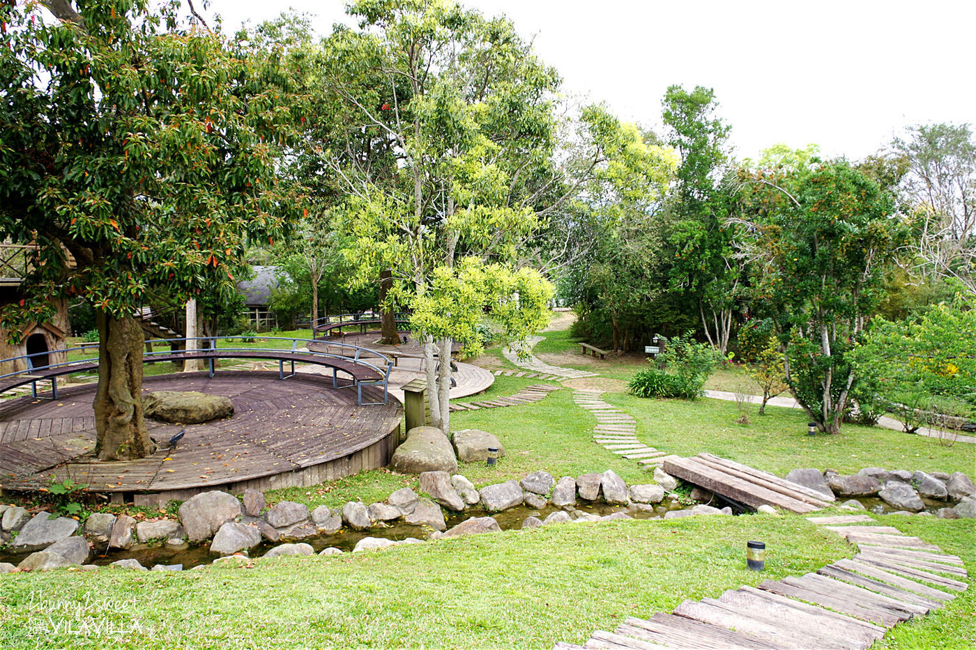 [親子旅遊。苗栗] VilaVilla 魔法莊園~小木屋、翹翹板、溜滑梯、沙坑積木～大人小孩都愛的北歐風森林遊樂場 @兔兒毛毛姊妹花